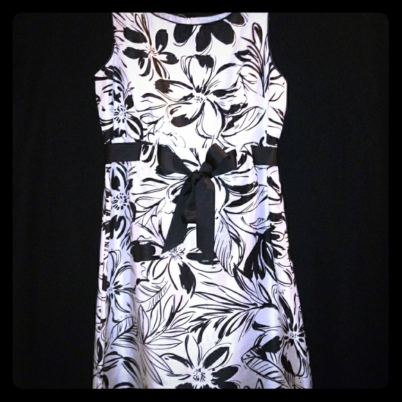 Dress Barn Dresses & Skirts - Sleeveless Dress Dress Barn Dresses & Skirts - Sleeveless Dress